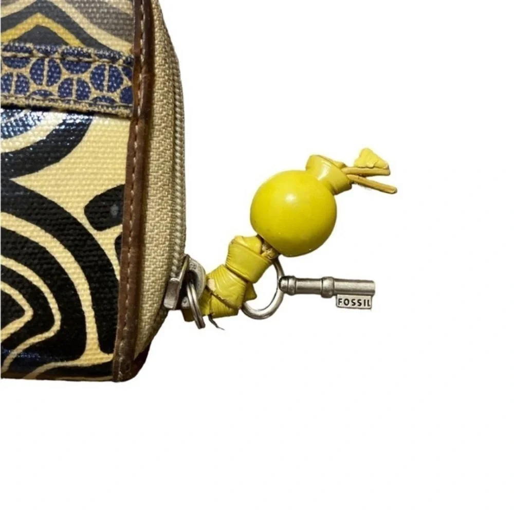 Fossil key per Women's Yellow and Black Patterned Clutch wallet